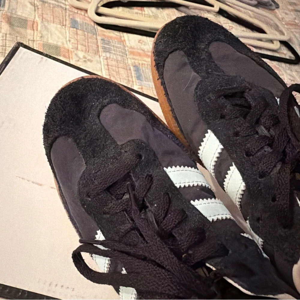Adidas women’s Black and White Sneakers - Picture 5 of 6